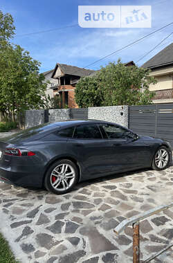 Ліфтбек Tesla Model S 2015 в Ужгороді