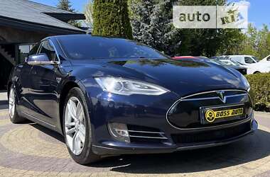 Ліфтбек Tesla Model S 2015 в Львові