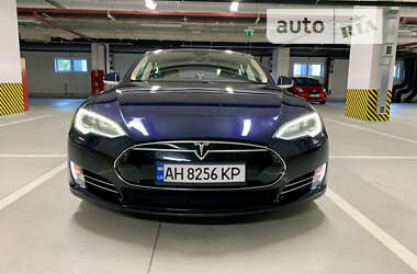 Ліфтбек Tesla Model S 2013 в Києві