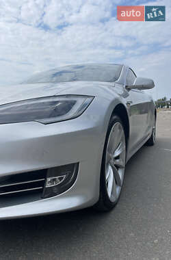 Лифтбек Tesla Model S 2018 в Киеве