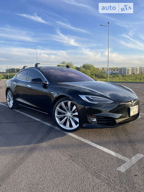 Tesla Model S 2017