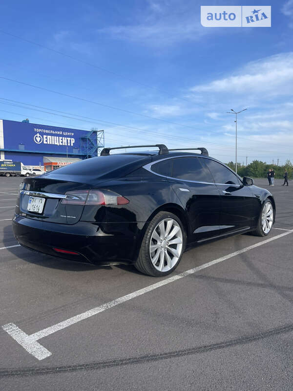 Лифтбек Tesla Model S 2017 в Ровно
