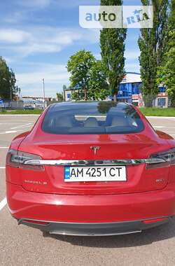 Ліфтбек Tesla Model S 2015 в Житомирі