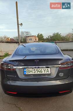 Лифтбек Tesla Model S 2016 в Одессе