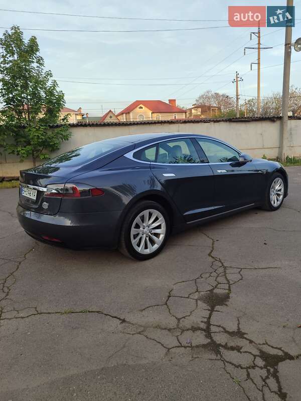 Лифтбек Tesla Model S 2016 в Одессе