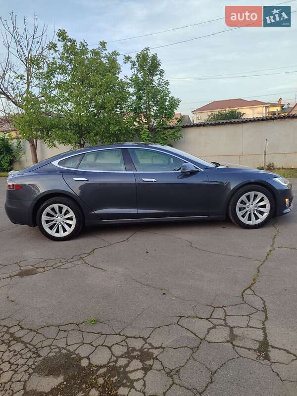 Лифтбек Tesla Model S 2016 в Одессе