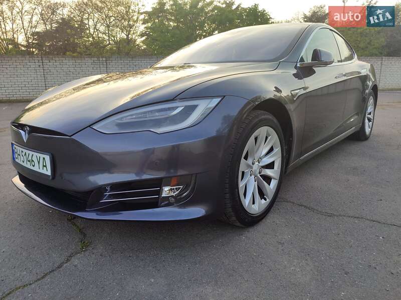 Лифтбек Tesla Model S 2016 в Одессе