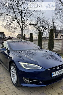 Лифтбек Tesla Model S 2017 в Черновцах