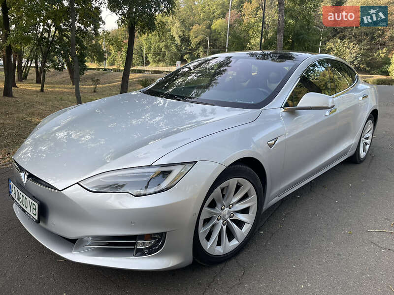 Tesla Model S 2018