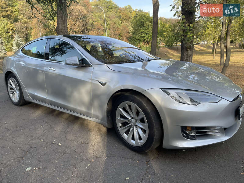 Ліфтбек Tesla Model S 2018 в Василькові