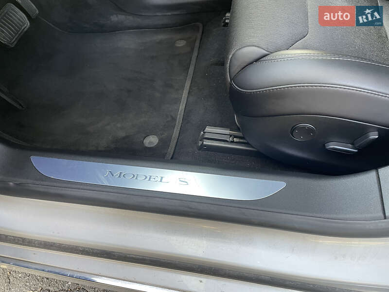 Ліфтбек Tesla Model S 2018 в Василькові