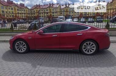 Лифтбек Tesla Model S 2016 в Львове