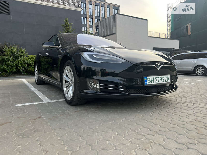 Ліфтбек Tesla Model S 2014 в Києві