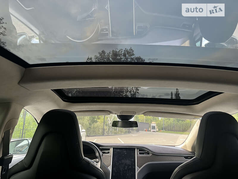 Ліфтбек Tesla Model S 2014 в Києві