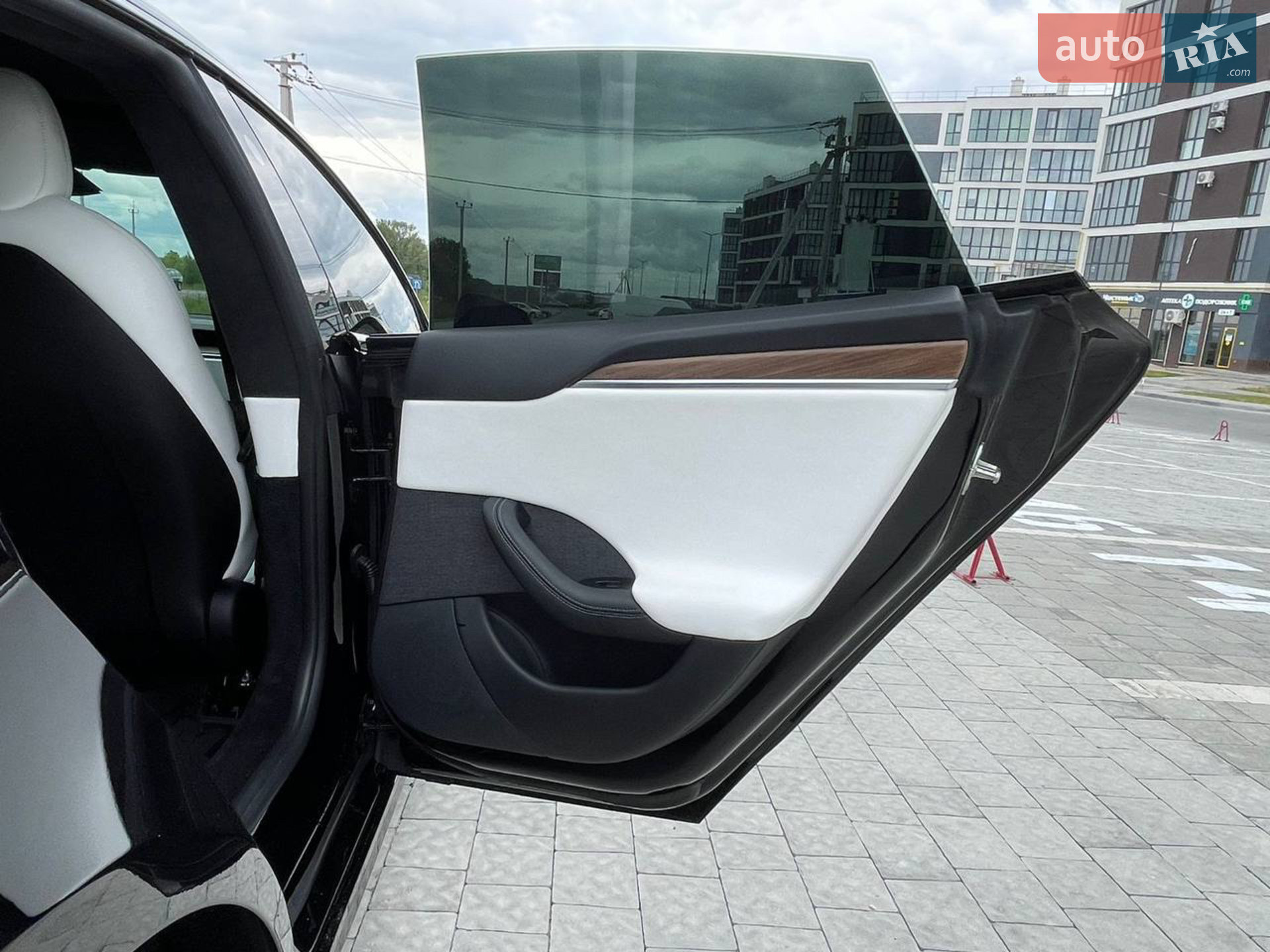 2022 Tesla Model S - мініатюра 8