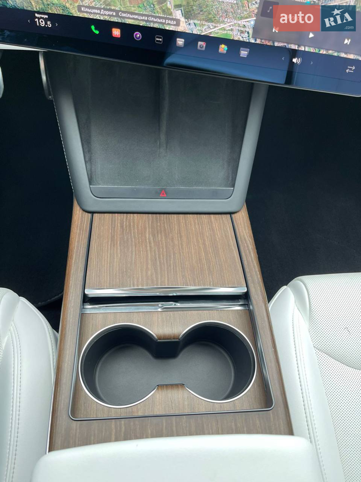 2022 Tesla Model S - мініатюра 11