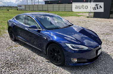 Лифтбек Tesla Model S 2017 в Полтаве