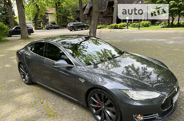 Tesla Model S 2016