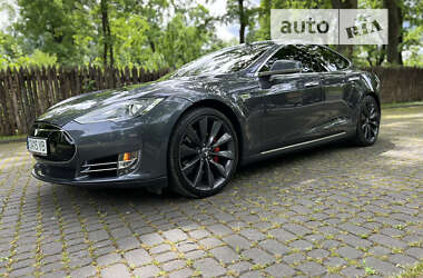 Лифтбек Tesla Model S 2016 в Львове