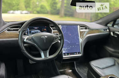 Лифтбек Tesla Model S 2016 в Львове