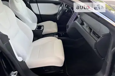 Tesla Model S 2019
