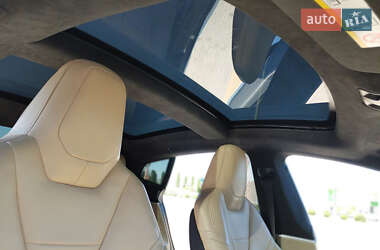 Лифтбек Tesla Model S 2015 в 