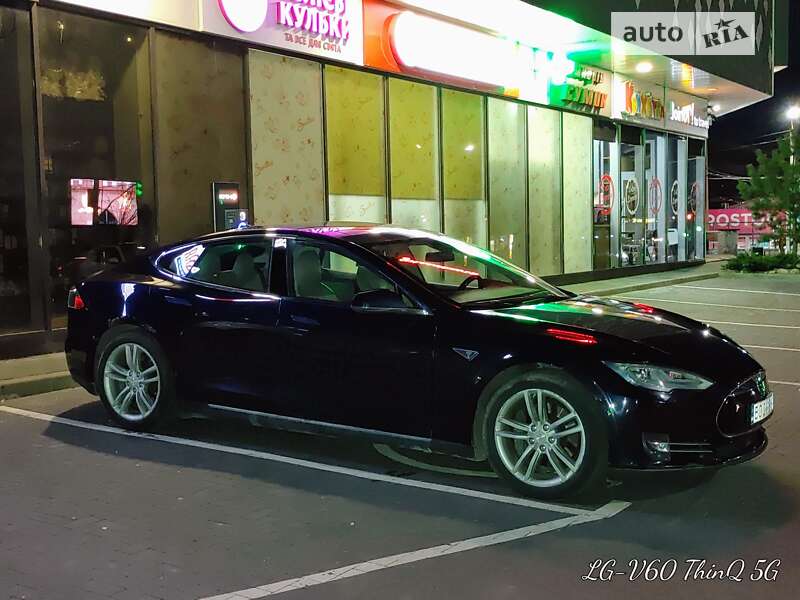 Ліфтбек Tesla Model S 2015 в Чемерівцях