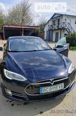Лифтбек Tesla Model S 2015 в Чемеровцах