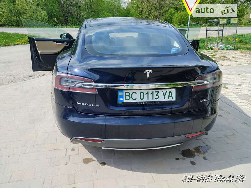 Ліфтбек Tesla Model S 2015 в Чемерівцях