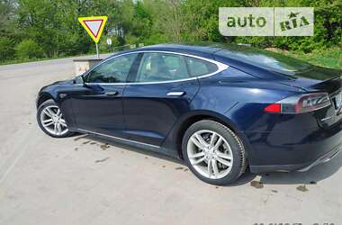 Ліфтбек Tesla Model S 2015 в Чемерівцях