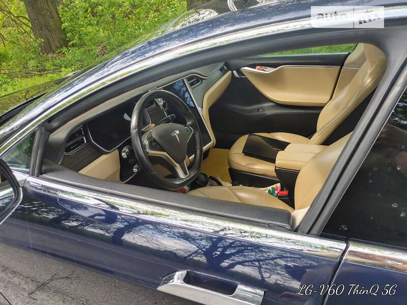 Ліфтбек Tesla Model S 2015 в Чемерівцях фото 25 Ліфтбек Tesla Model S 2015 в Чемерівцях