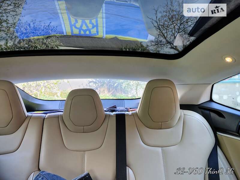 Ліфтбек Tesla Model S 2015 в Чемерівцях
