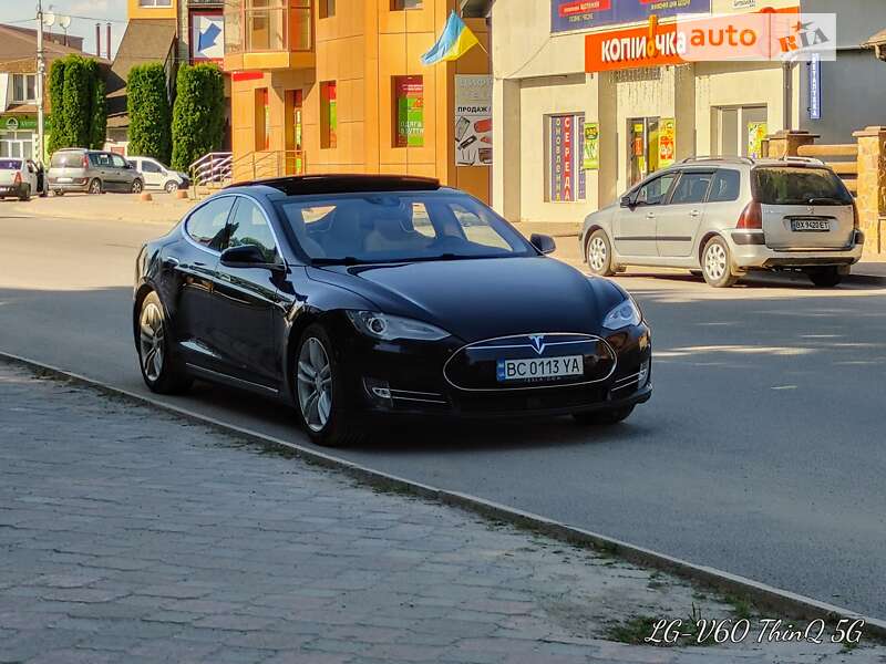 Ліфтбек Tesla Model S 2015 в Чемерівцях