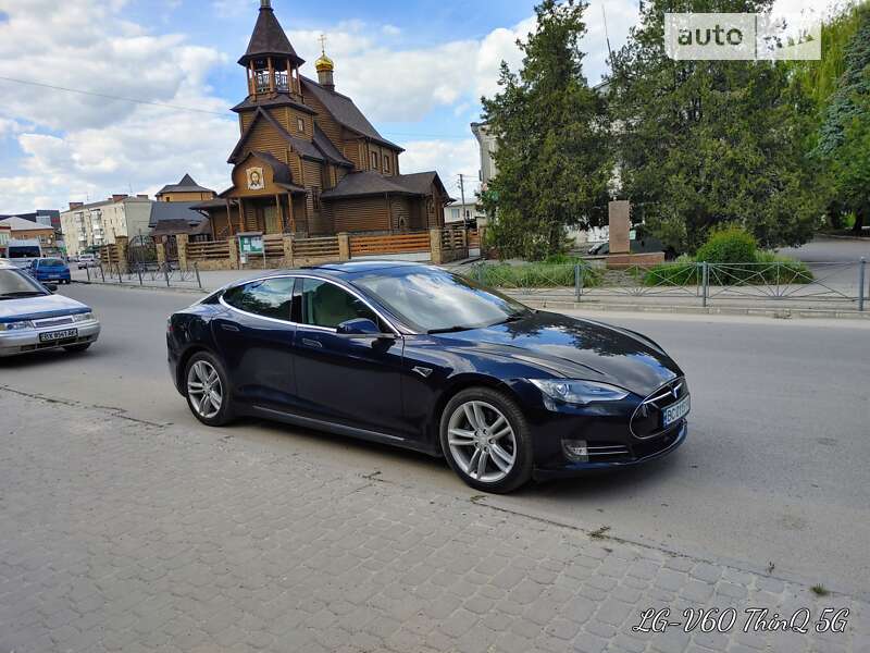 Ліфтбек Tesla Model S 2015 в Чемерівцях