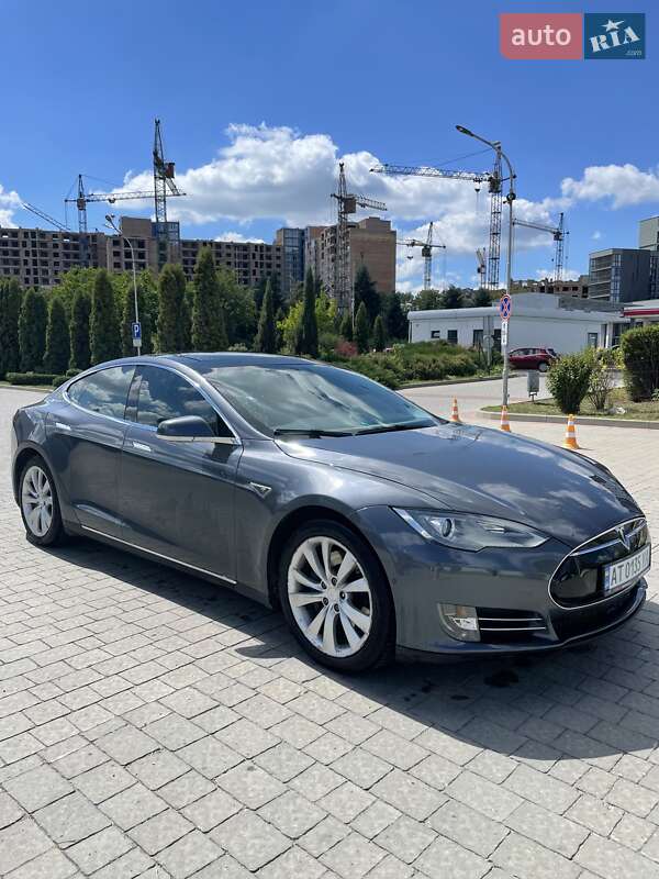 Лифтбек Tesla Model S 2014 в Ивано-Франковске