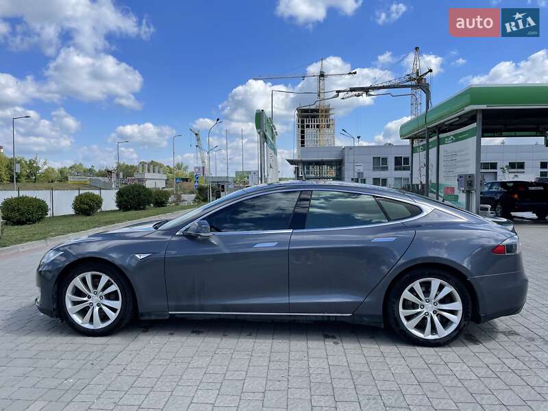 Лифтбек Tesla Model S 2014 в Ивано-Франковске