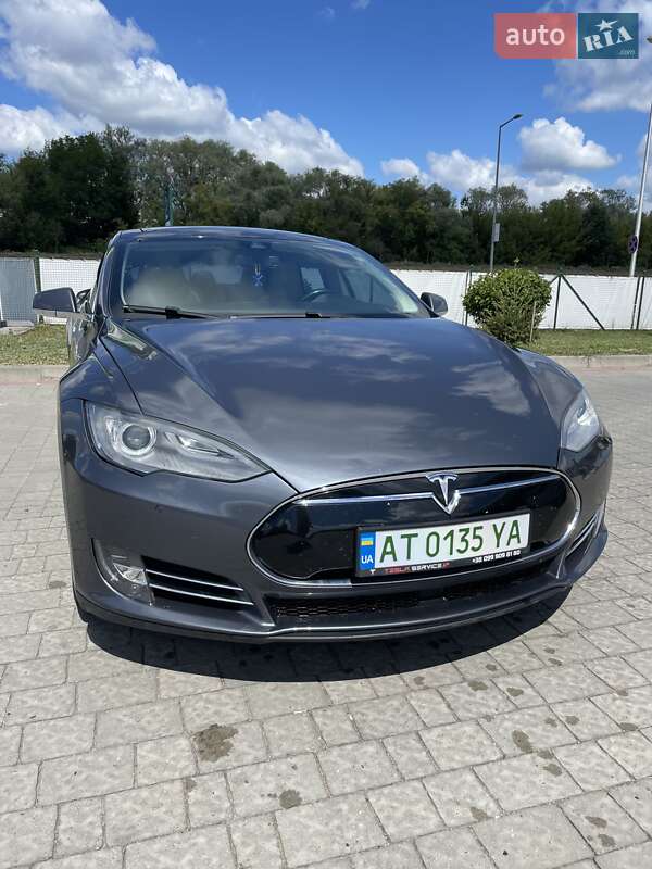 Лифтбек Tesla Model S 2014 в Ивано-Франковске