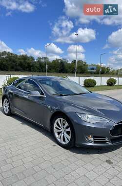 Лифтбек Tesla Model S 2014 в 