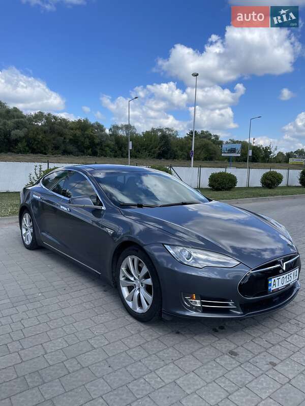 Лифтбек Tesla Model S 2014 в Ивано-Франковске