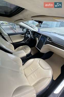 Лифтбек Tesla Model S 2014 в 
