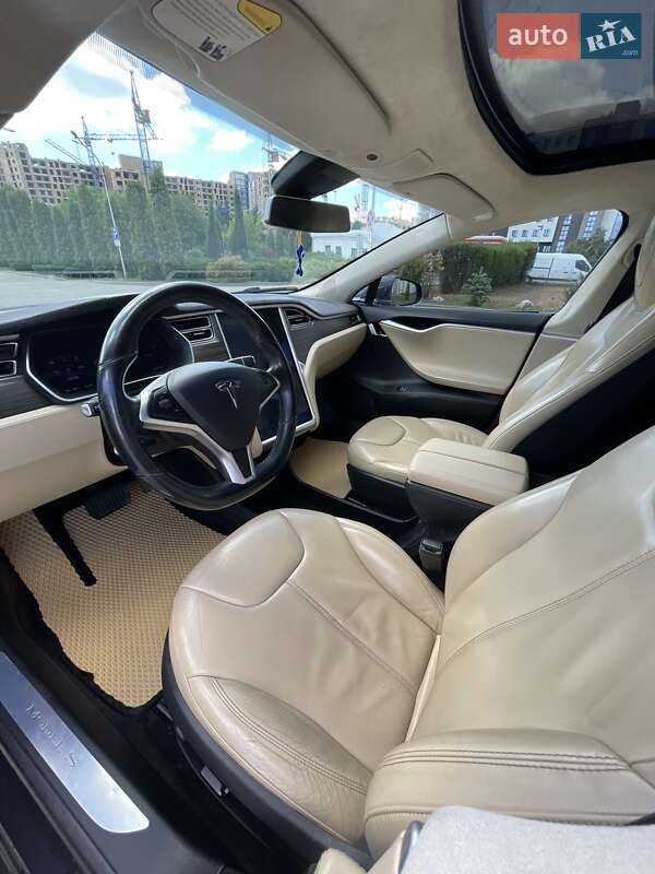 Лифтбек Tesla Model S 2014 в Ивано-Франковске