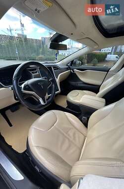 Лифтбек Tesla Model S 2014 в 