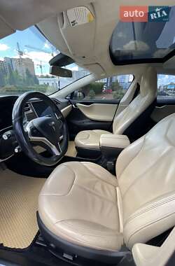 Лифтбек Tesla Model S 2014 в 