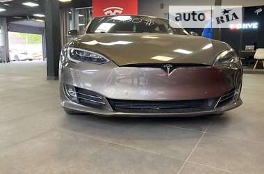 Tesla Model S 2016