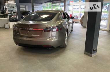 Ліфтбек Tesla Model S 2016 в Києві