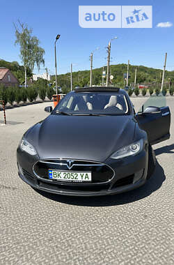 Ліфтбек Tesla Model S 2016 в Полтаві