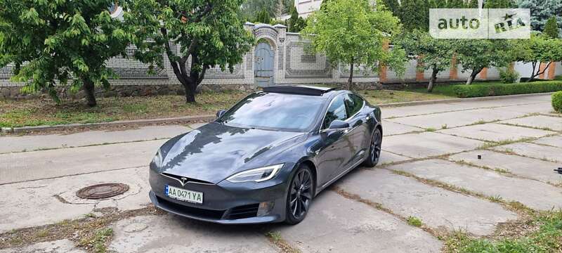 Ліфтбек Tesla Model S 2016 в Запоріжжі