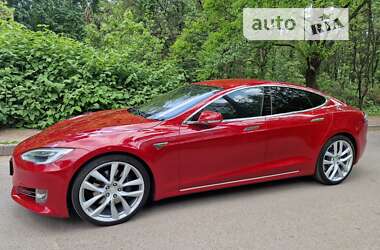 Лифтбек Tesla Model S 2016 в Киеве