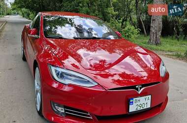 Лифтбек Tesla Model S 2016 в Киеве