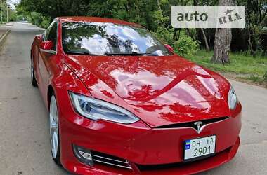 Ліфтбек Tesla Model S 2016 в Києві